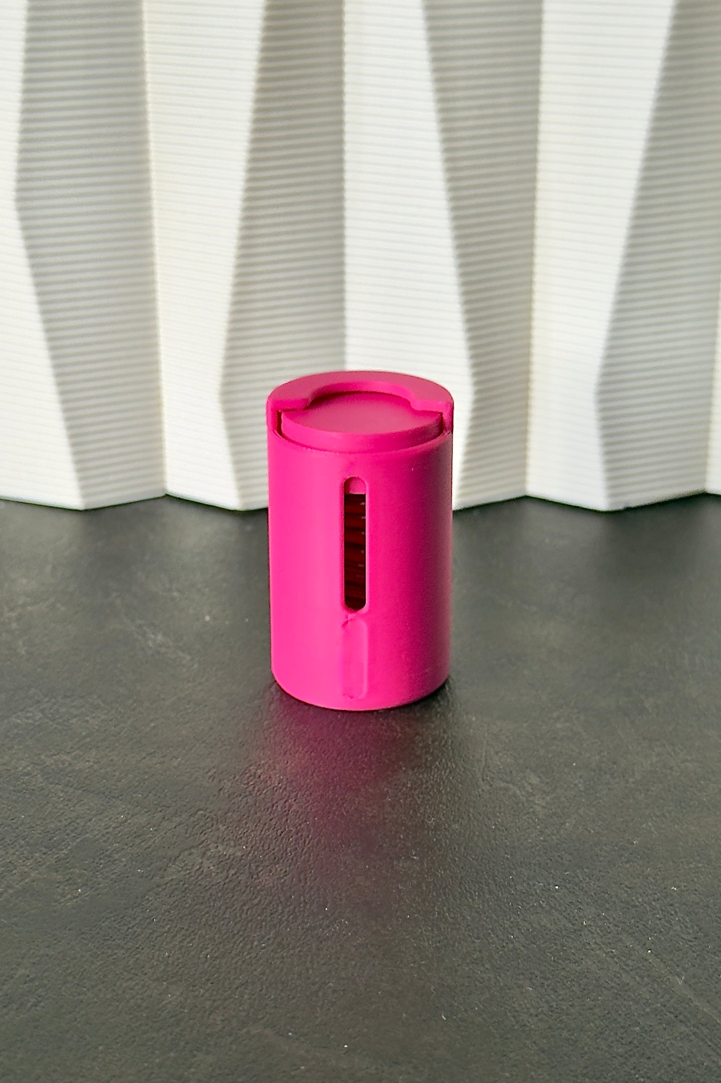 “Pinky Promise” Muntenkoker met Springveer (Klein)